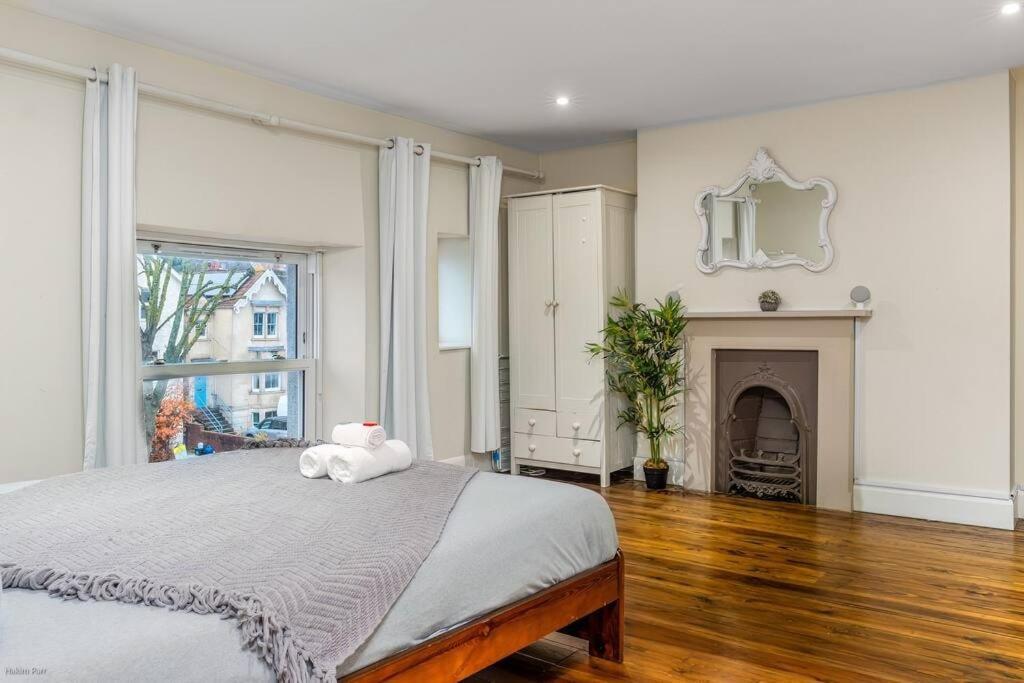 Smart-Home In Original Victorian Building Bristol Bagian luar foto