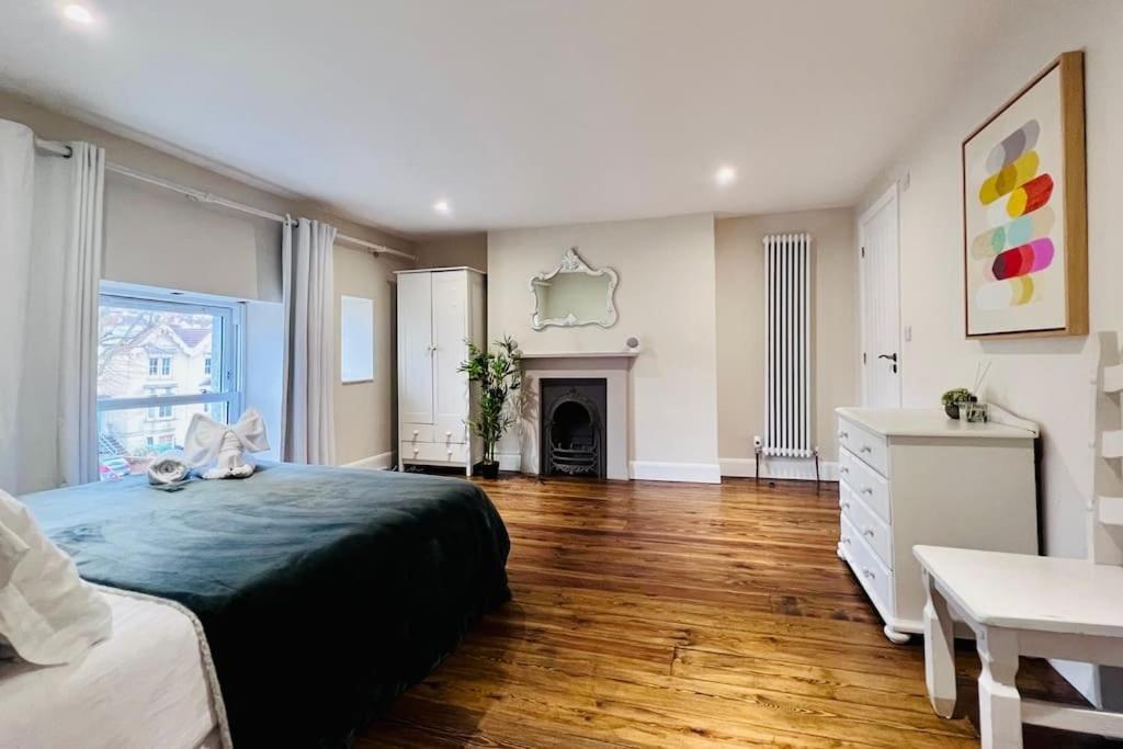 Smart-Home In Original Victorian Building Bristol Bagian luar foto